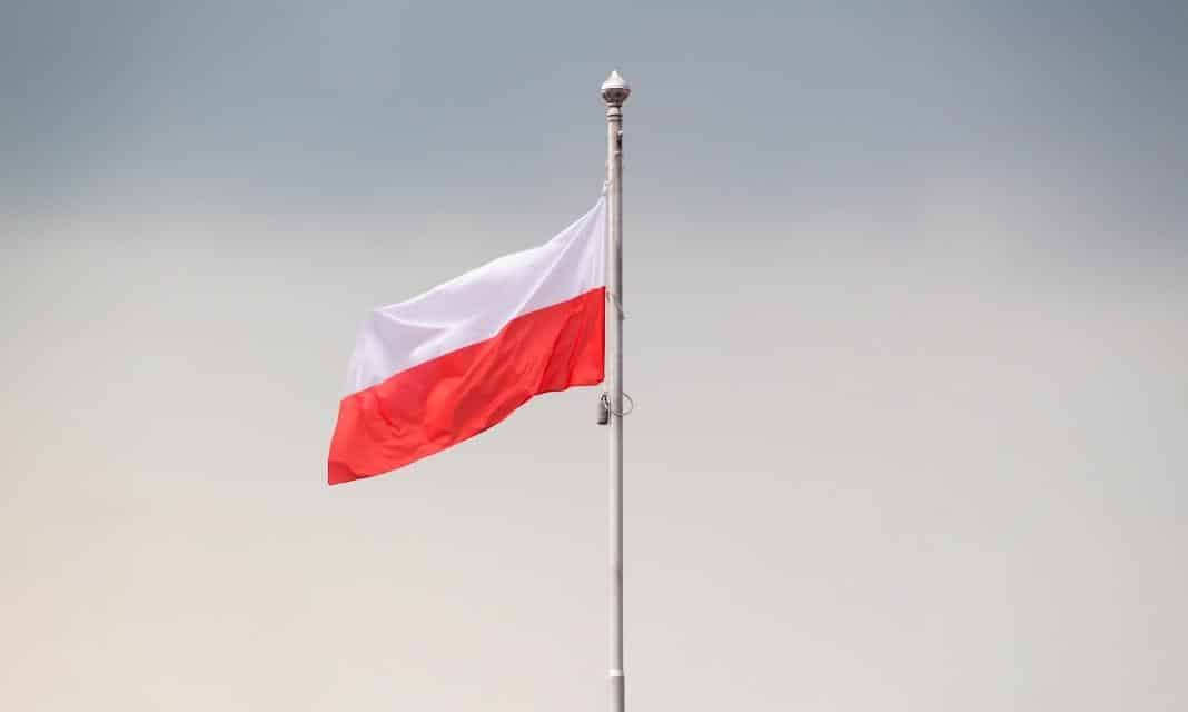 Obchody Dnia Flagi w Puławach: W jaki sposób należy uczcić narodowy symbol?
